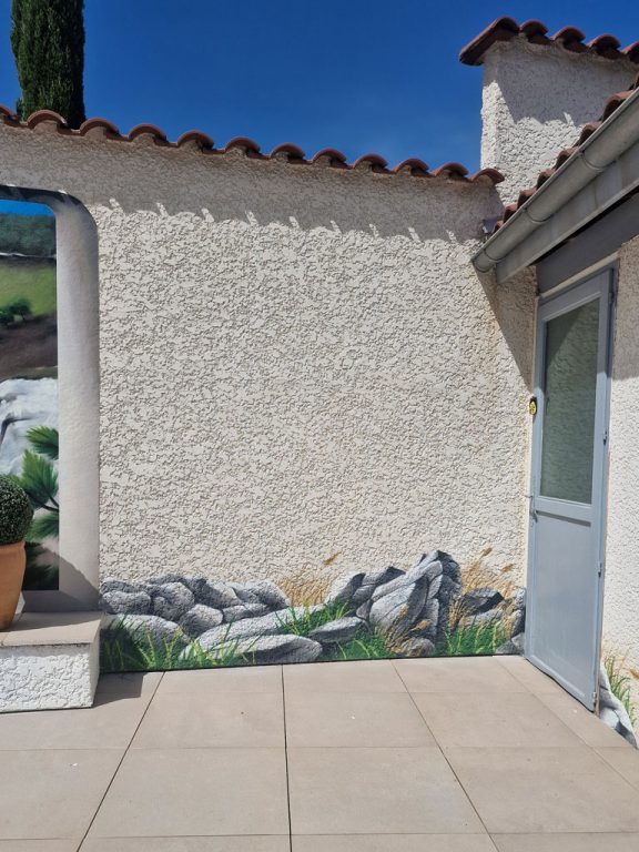 Rochers et grandes herbes