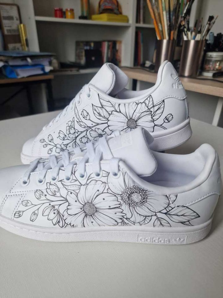 Custom floral sur Stan Smith