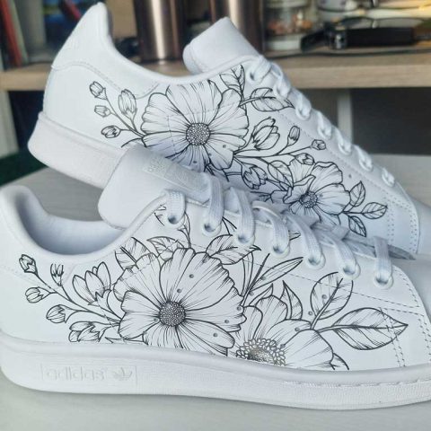 Motifs floraux sur Stan Smith